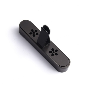 คลิปหนีบปรับอากาศในรถยนต์ ผลิตจากโลหะผสมสังกะสีคุณภาพสูง พร้อมน้ำหอมปรับอากาศในรถยนต์ - Product Image 4