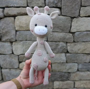 Juguete de Jirafa de Ganchillo Orgánico Hecho a Mano, Muñeco de Peluche Amigurumi, Juguete Suave para la Dentición del Bebé, Color y Tamaño Personalizables - Product Image 6
