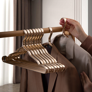 Gruccia Robusta in Metallo Dorato Personalizzata da Fabbrica per Guardaroba Bagno <span class=keywords><strong>Cucina</strong></span> Stendibiancheria a Iniezione per Asciugatura Abiti - Product Image 1