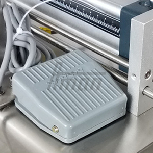 Máquina de llenado de pasta semiautomática con agitación horizontal neumática tipo U para miel, crema, aceite, gel en viales de vidrio - Product Image 4