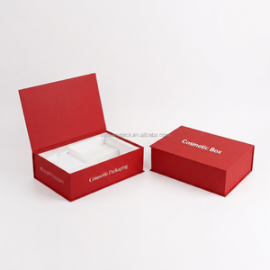 Caja de Regalo Magnética Roja con Inserto de EVA Troquelado, Embalaje Rígido para Set de Maquillaje OEM ODM para Navidad, Año Nuevo y Productos de Belleza - Product Image 1