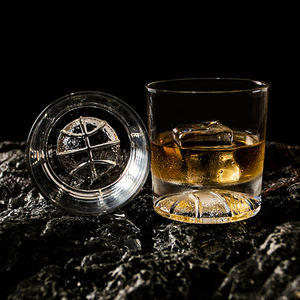 Verre à whisky créatif en forme de base de basket-ball, <span class=keywords><strong>verrerie</strong></span> à thème sportif unique et gaufrée, verre à whisky de luxe avec fond 3D pour les fans de <span class=keywords><strong>la</strong></span> NBA, cadeau - Product Image 2