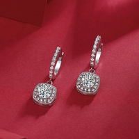 Boucles d'oreilles pendantes romantiques en moissanite, style halo délicat, en argent 925, pavé de moissanite, pour les soirées romantiques