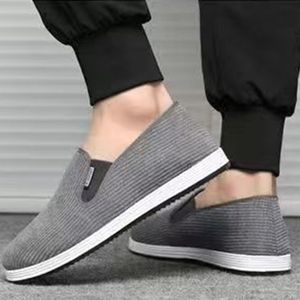 Chaussures décontractées pour hommes en velours côtelé, à enfiler, avec empeigne en tissu de coton, doublure douce et respectueuse de la peau, idéales pour la marche quotidienne et les trajets. - Product Image 5