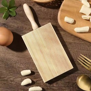 Nuovo Tagliere Artigianale <span class=keywords><strong>in</strong></span> Legno per Pasta e Gnocchi, Paletta Naturale per Strofinare il Burro - Product Image 1