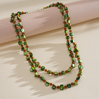 Collier multi-couches de perles de coquillage vertes irrégulières avec perles intercalaires en pierre, longue chaîne perlée, style bohème forêt, bijoux pour femmes, colliers en pierre