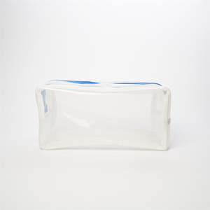 Bolsa de cosméticos de viaje Premium PVC transparente impermeable con cierre de cremallera de logotipo personalizado Material de PC de estilo informal - Product Image 1