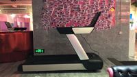 Tapis roulant électrique commercial avec écran LED pour usage en salle de sport