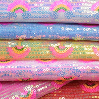 Tissu léger en maille de satin tricoté brodé à sequins de 3 mm imprimé arc-en-ciel pour robes de filles, sacs, chaussures, jupes de mariage, jouets