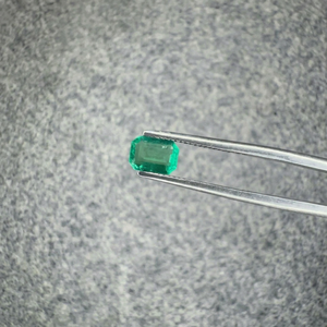 Émeraude Naturelle Zambienne 0,49 Ct Forme Octogonale Pierre Précieuse Verte Lâche Certifiée par un Certificat Tierce Partie pour Bague Fine et Pendentif - Product Image 1