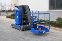 Plateforme élévatrice électrique AMWP13 7100 de type chariot élévateur en acier, conception de mât vertical Berui avec flèche
