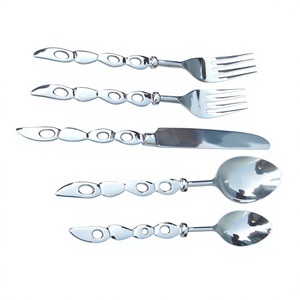 Nuevo juego de cubiertos de estilo clásico, juego de cubiertos y cubiertos de metal y acero inoxidable de calidad alimentaria a precios asequibles - Product Image 1