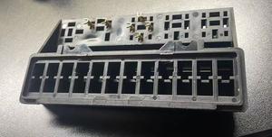 Inserciones de latón estampado para cajas de seguro de automóviles antiguos, proceso de moldeo por inyección, servicio de montaje - Product Image 6