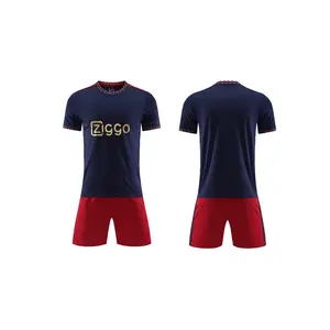 设计风格和多样化风格展示条纹足球球衣2023足球衫