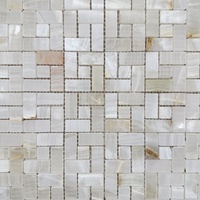 Mosaïque de marbre naturel rustique moderne à motif parquet français avec design graphique pour murs intérieurs et villas