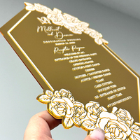 Tarjeta de menú acrílica con espejo dorado de diseño floral con texto personalizado para fiesta de boda