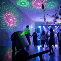 Proyektor Pola Suara Lampu Laser Mini USB Isi Ulang 230g Portabel untuk Pencahayaan Panggung DJ, Dekorasi Perayaan Klub Liburan