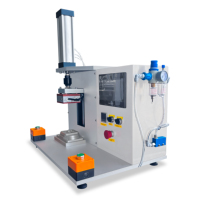 Machine de remplissage automatique de liquides de laboratoire pour l'emballage de petits sachets de détergent et le développement de produits