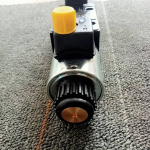 โซลินอยด์วาล์ว Parker D1VW004CNJDLJ591 350 บาร์ พอร์ตขนาด 1/4 นิ้ว วาล์วควบคุมทิศทางไฮดรอลิก สำหรับใช้งานในอุตสาหกรรม - Product Image 3