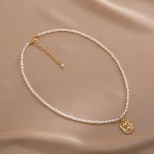 Collar de Moda con Colgante de Estilo Retro Francés, con Relieve Romano, Cuadrado, Corto, para Xiaomi, Collar Natural - Product Image 1