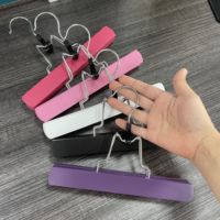 Bolsa de almacenamiento para pelucas de PVC de alta calidad al por mayor con colgador, bolsa de embalaje para extensiones de pelo con logotipo personalizado MOQ bajo