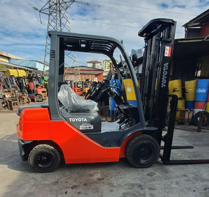 รถยก 25 คัน ขนาด 2.5 ตัน พร้อมเสากระโดง 2 ท่อน สำหรับงานก่อสร้าง อาคาร โรงงาน เกษตรกรรม ใช้เครื่องยนต์ดีเซล ขับเคลื่อน 4 ล้อ ยางตัน  มือสอง พร้อมปั๊มแรงดันสูง - Product Image 5