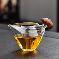 Tasse à thé en verre avec poignée en bois épaisse, résistante à la chaleur, design minimaliste chinois, 220 ml, pour service public – Le contentement est toujours une source de joie
