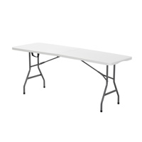 Table à manger pliante moderne en PEHD de 180 cm, légère et empilable, en plastique durable pour hôtels, hôpitaux, villas et zones de repas.