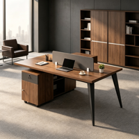 Bureau d'ordinateur moderne et professionnel pour une personne, poste de travail linéaire pour la maison ou le bureau