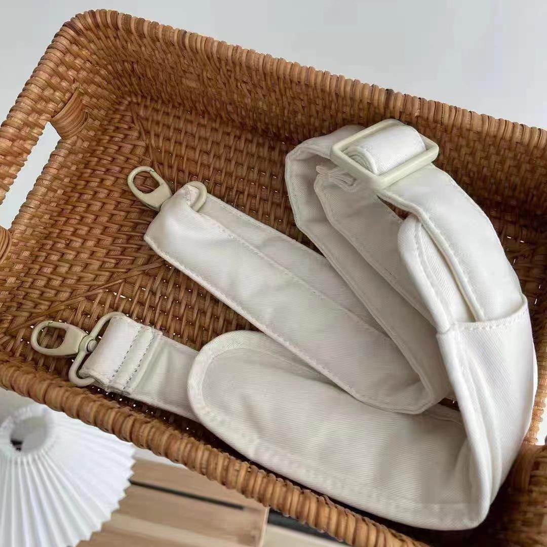 สายสีเบจ