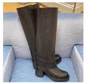Vente en gros de <span class=keywords><strong>bottes</strong></span> d'automne longues personnalisées pour femmes <span class=keywords><strong>bottes</strong></span> au genou en <span class=keywords><strong>cuir</strong></span> véritable à bout rond et <span class=keywords><strong>mollet</strong></span> <span class=keywords><strong>large</strong></span> à talon épais pour femmes - Product Image 5