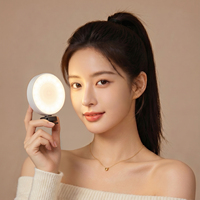 Lumière d'appoint magnétique RGB 360° °   Lumière LED rotative à luminosité réglable, rechargeable, longue autonomie pour téléphone, appareil photo, vlog et diffusion en direct