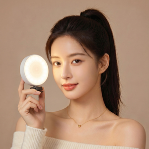 Lumière d'appoint magnétique RGB 360° °   Lumière LED rotative à luminosité réglable, rechargeable, longue autonomie pour téléphone, appareil photo, vlog et diffusion en direct - Product Image 2