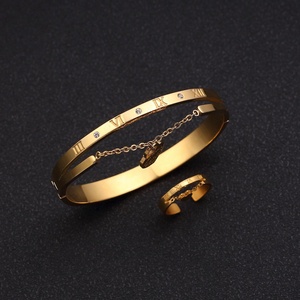 Ensemble de bagues et bracelets avec pendentif cœur chiffres romains, en acier inoxydable doré, bracelet ouvert empilable, bague ouverte élégante pour un usage quotidien - Product Image 4