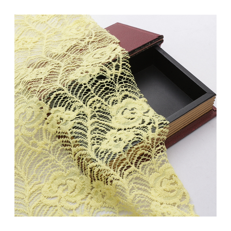 White 100 Polyester Knitted Lightweight Floral