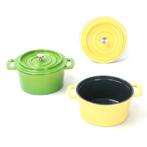 Mini cocotte en fonte émaillée 1qt - 10cm, petite marmite pour soupes, sauces et aliments pour bébés, cocotte française - Product Image 5