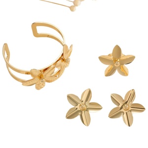 Jingciren Boutique <b>Cross</b>-border European and American Fashion Metal <b>Bracelet</b> Earrings Ring Set High-end Flower Light Luxury - Product Image 5