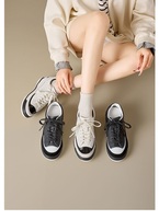 Baskets décontractées noires et blanches pour femmes, à lacets, semelle épaisse, style color block, tendance