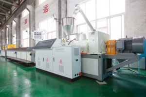 Extrusora de Doble Tornillo de Alta Capacidad para la Fabricación de Perfiles de Terraza WPC con Motor de 37kW para Reciclaje de <span class=keywords><strong>Madera</strong></span> Plástica - Product Image 3