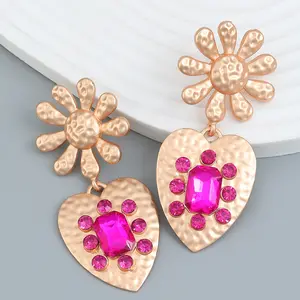 Mode Bloem Trendy Vrouwelijke Legering Ingelegde Diamanten Hartvormige Metalen Sieraden Fabrikanten Directe Verkoop Oorknopjes Voor Vrouw