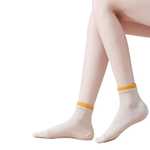 Calcetines de equipo de Yoga y Pilates de estilo informal para mujer, Gel antideslizante punteado, Material de LICRA de compresión con logotipo personalizado para ejercicio físico - Product Image 1