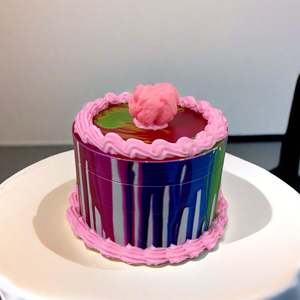 Creative Cake Herb Grinder Custom DIY Manual Dreamy Princess Cake Herb Grinder With 63mm 4 Parts - Product Image 6