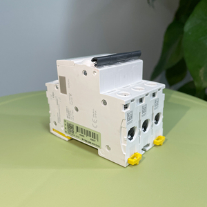 เบรกเกอร์ขนาดเล็กของใหม่32A IC65N Acti9 1P A9F18132อุปกรณ์ป้องกันพลาสติกขนาดเล็ก - Product Image 3