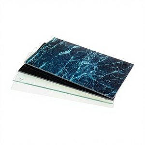 Planche à découper en verre trempé marbré noir FELIX GLASS 15x12 pouces, compatible lave-vaisselle, design personnalisable pour cadeaux de pendaison de crémaillère - Product Image 1