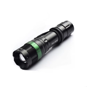 مصباح يدوي تكتيكي JF للاستخدام اليومي مع تكبير طويل المدى وشحن ميكانيكي ومصباح LED بتصنيف IP65 للبيع بالجملة - Product Image 2