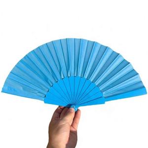 Offre Spéciale Logo personnalisé Portable Petit Folk Art Handfan Bambou sculpté avec un design traditionnel pour les mariages - Product Image 2