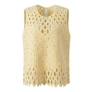 Ensemble tricoté ajouré pour femme avec décoration diamant <span class=keywords><strong>jaune</strong></span>, comprenant un cardigan à manches longues, un débardeur et une jupe mi-longue assortie - Product Image 5