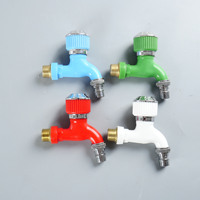 Machine à laver Distributeur de robinet d'eau en plastique Robinet en PVC Robinet d'eau en plastique Bibcock pour jardin