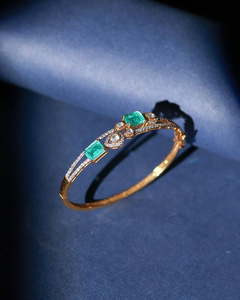 Brazalete Crown Era, Inspirado en la Realeza, de Lujo, Hecho a Mano, con Diseño de Motivos, Joyería de Moda, Oro de 14K, Polki - Product Image 2
