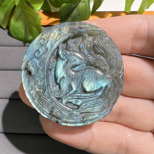 Pierre précieuse gravée Reiki naturel cristal artisanat brillant Labradorite lune étoile sculptée serpent père noël diable oeil neuf queue renard charme - Product Image 2